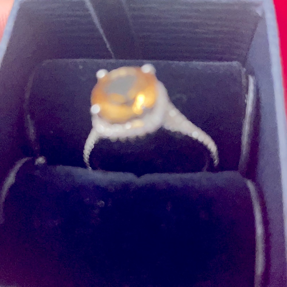 Yellow Canary stauer ring women’s size 8